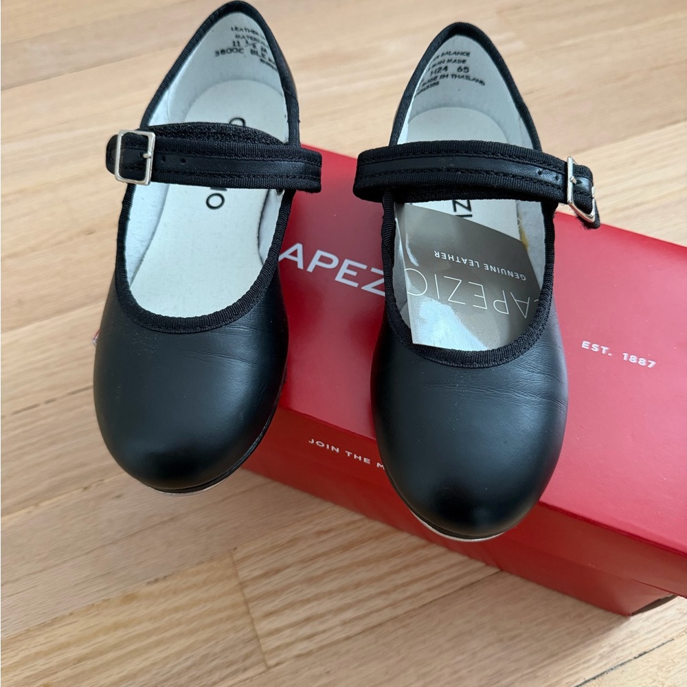 Capezio Black Girls' Mary Jane Dress Shoes with Buckle Strap
